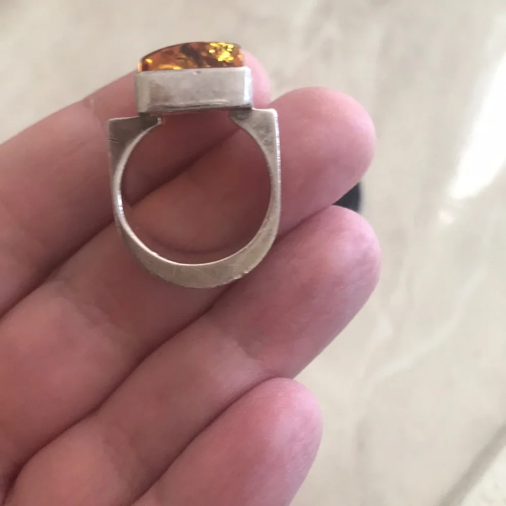 Amber rectangular silver ring - Picture 4 of 7